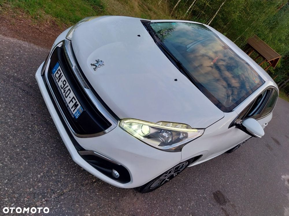 Peugeot 208 - 32
