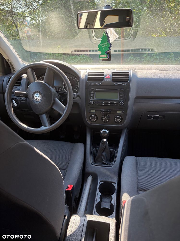 Volkswagen Golf - 5