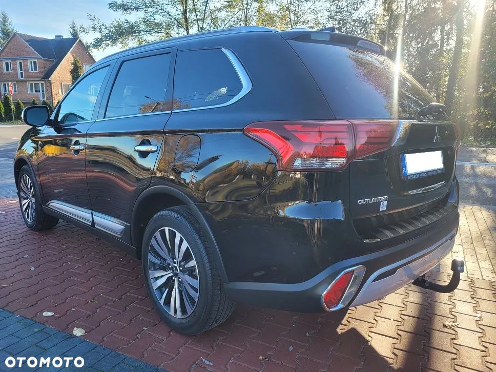 Mitsubishi Outlander 2.0 Intense + Navi 4WD CVT - 4