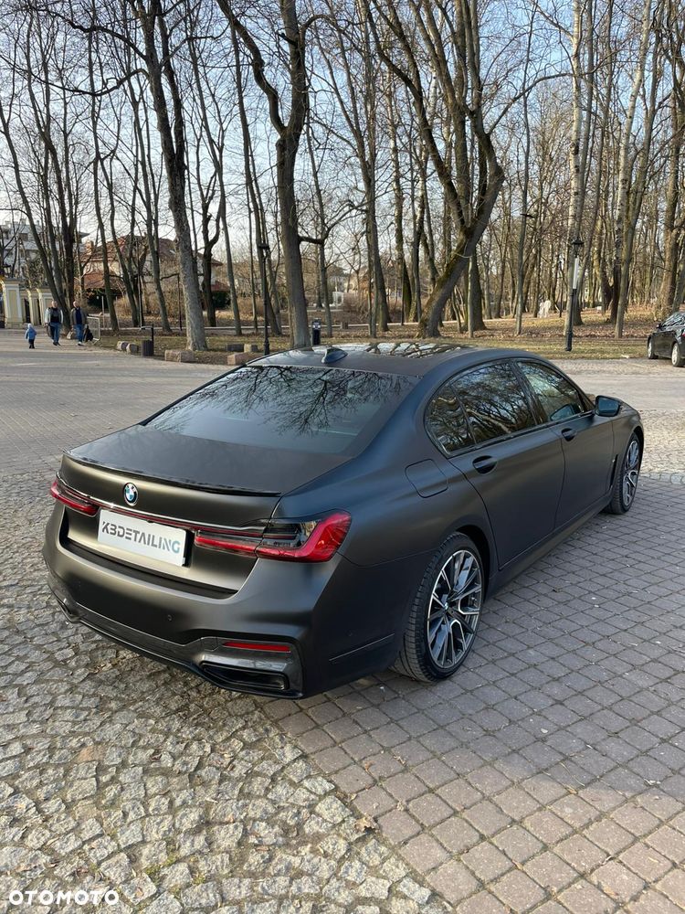 BMW Seria 7 - 8