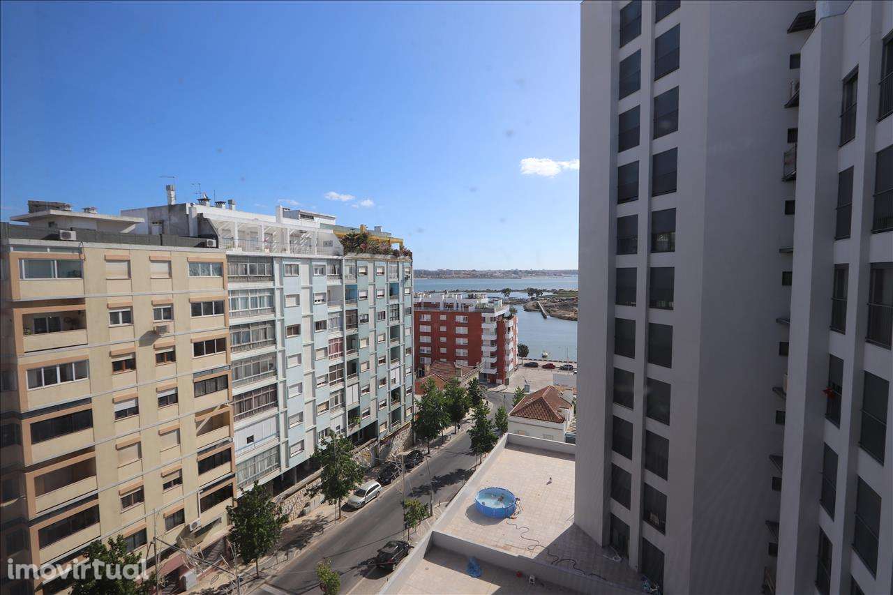 Apartamento em Barreiro, Lavradio - Grande imagem: 2/15