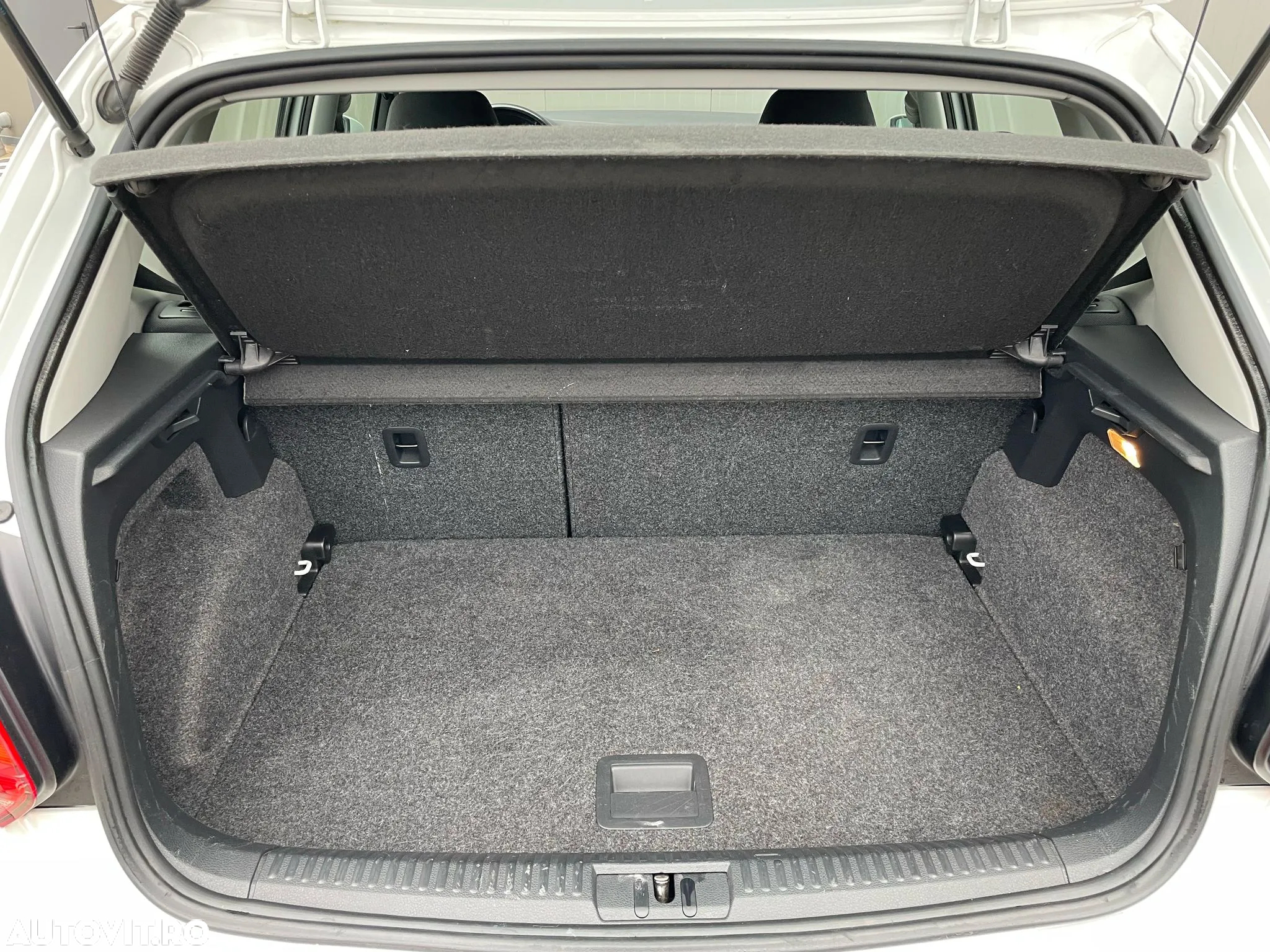 Volkswagen Polo 1.4 TDI (Blue Motion Technology) Comfortline - 19