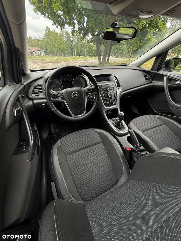 Opel Astra 1.4 T Essentia - 26