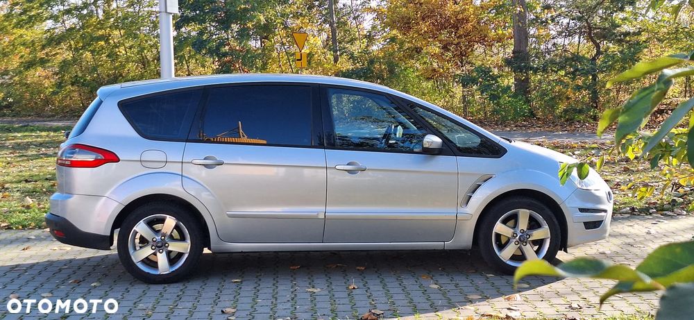 Ford S-Max 2012 photo 2