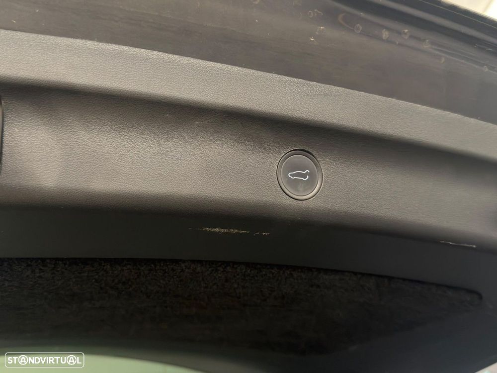 Tesla Model Y Long Range Dual Motor AWD - 14