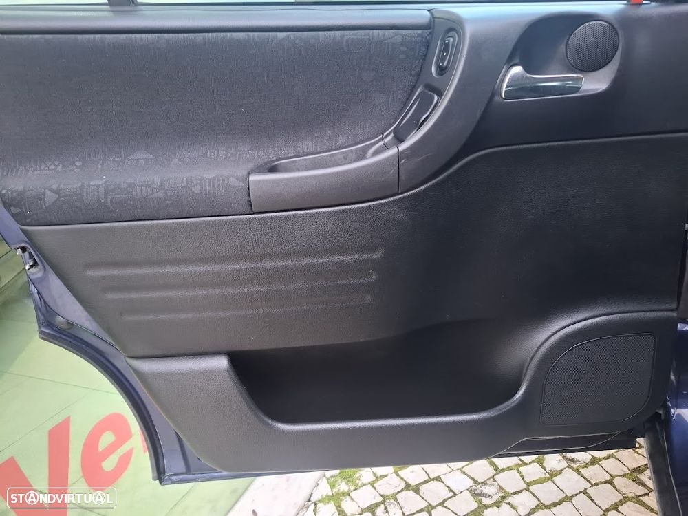 Opel Zafira 2.0 DTi Elegance - 25