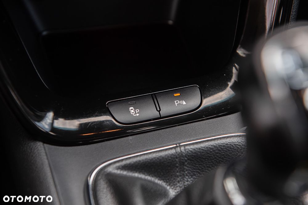 Kia Ceed 1.6 CRDi 136 ISG UEFA EURO 2016 - 25