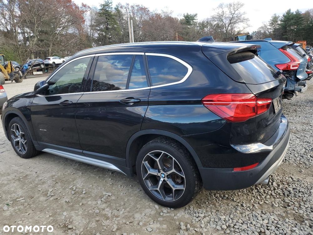 BMW X1 xDrive25i Sport Line - 3