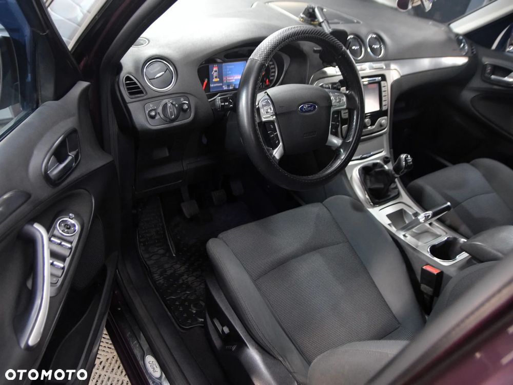 Ford S-Max - 16