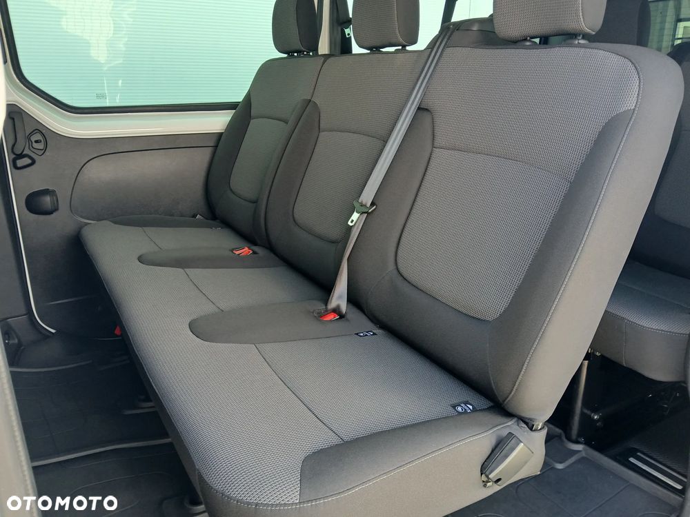 Renault Trafic 2.0 dCi - 9