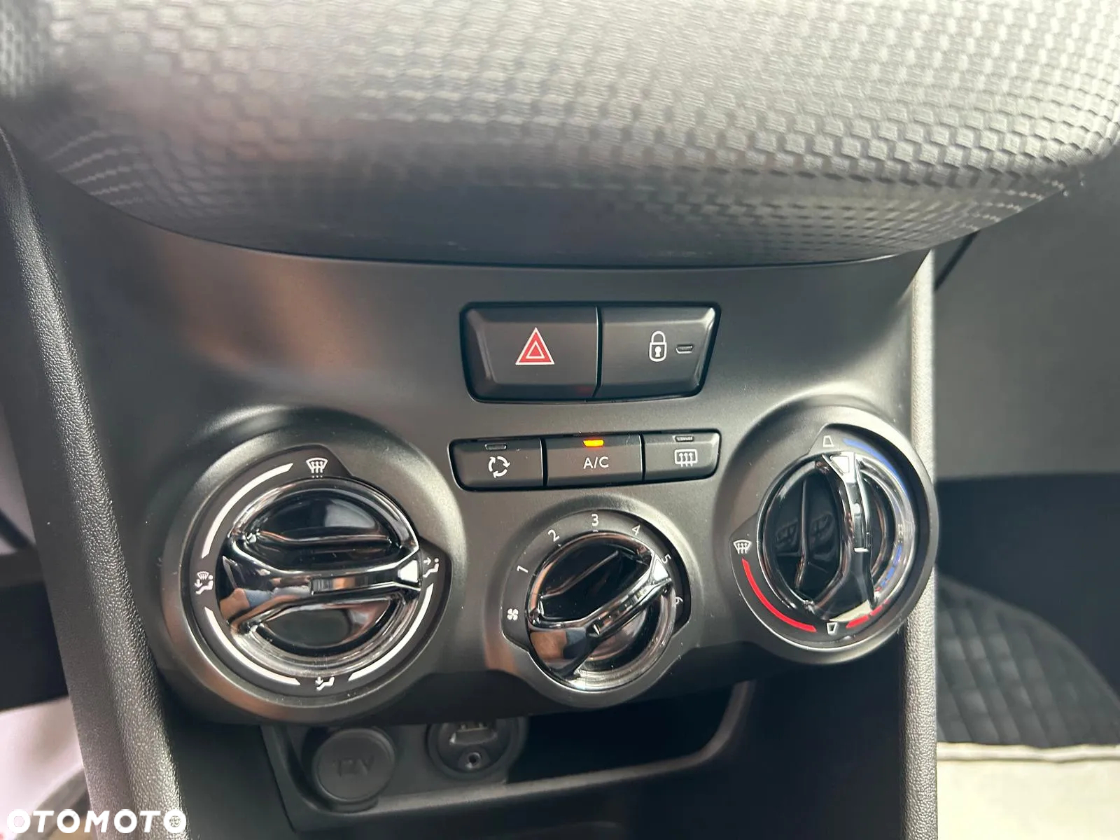 Peugeot 2008 1.2 Pure Tech Style EU6 - 24