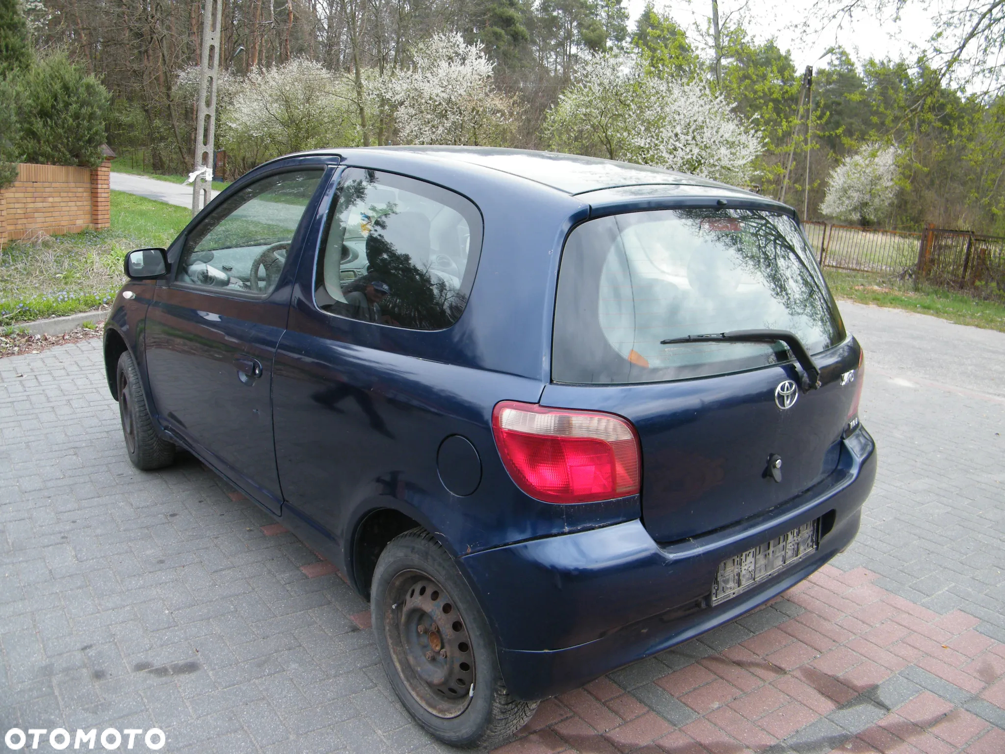 Toyota Yaris I 1.0 B 68KM silnik SCP10L lakier 8P4 - 5