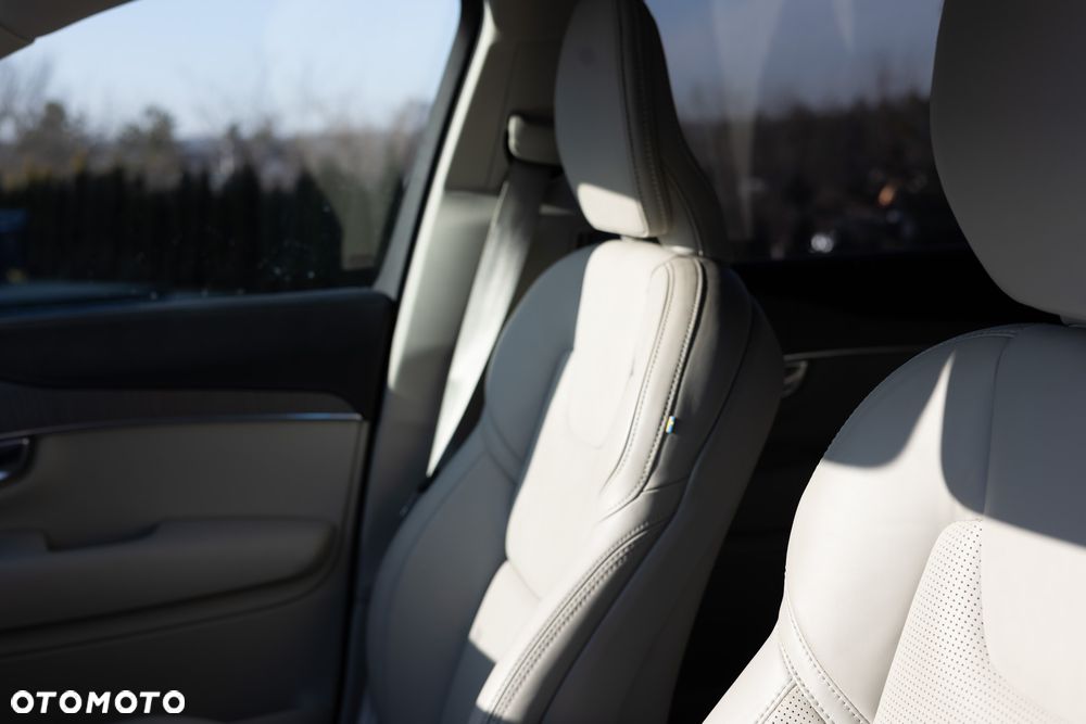 Volvo XC 90 B5 B AWD Ultra Bright - 18