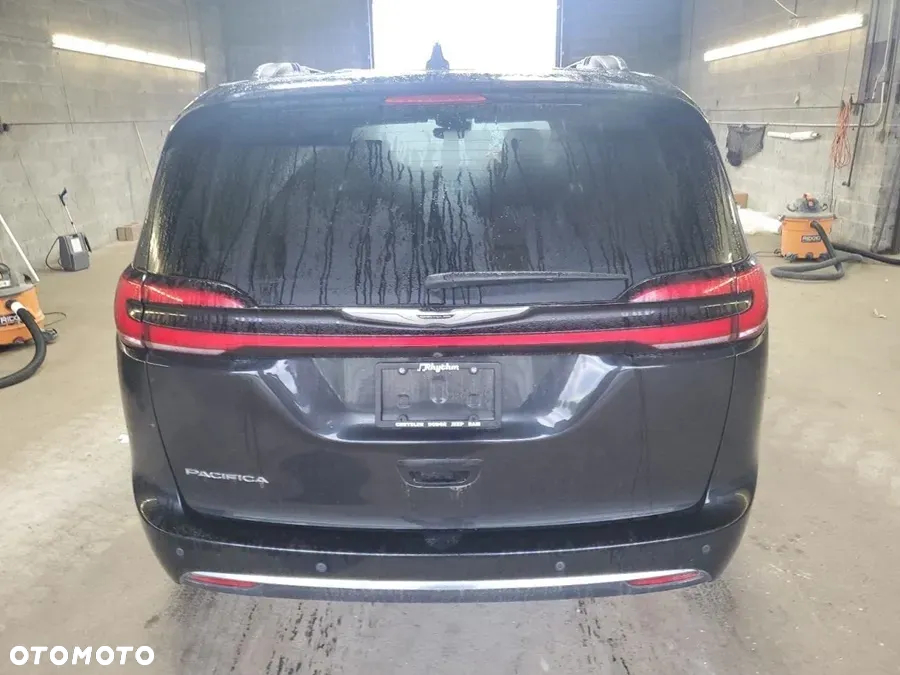 Chrysler Pacifica - 9