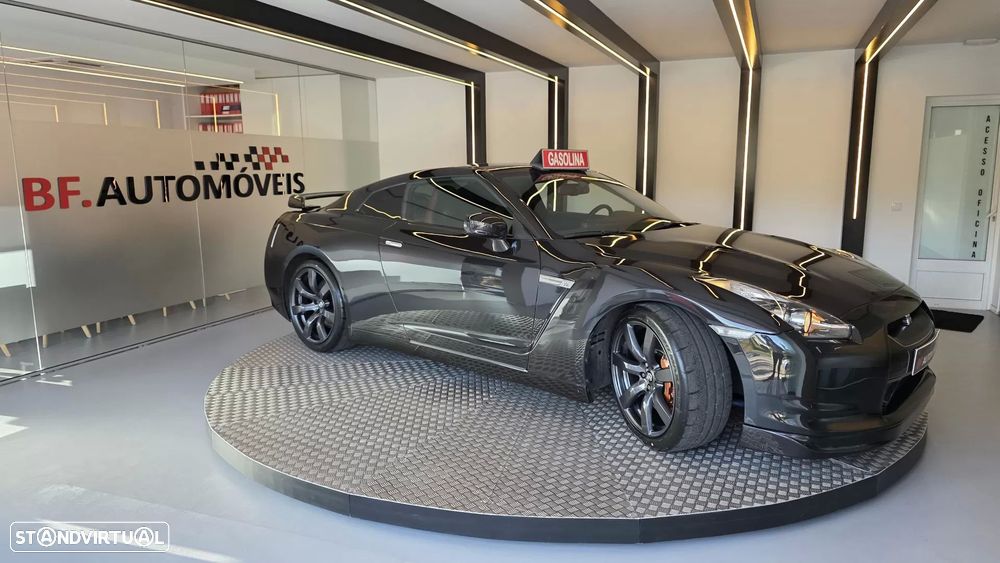 Nissan GT-R - 5