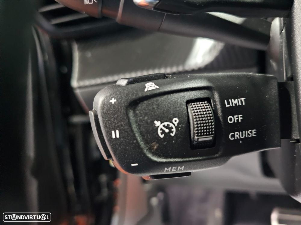 Peugeot 2008 1.2 PureTech GT EAT8 - 18