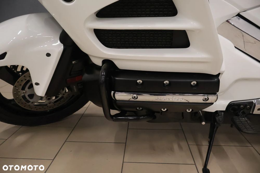 Honda GL - 16