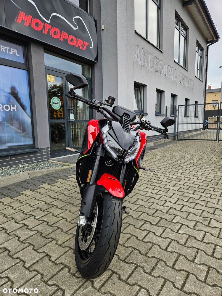 QJMOTOR SRK 921 - 3