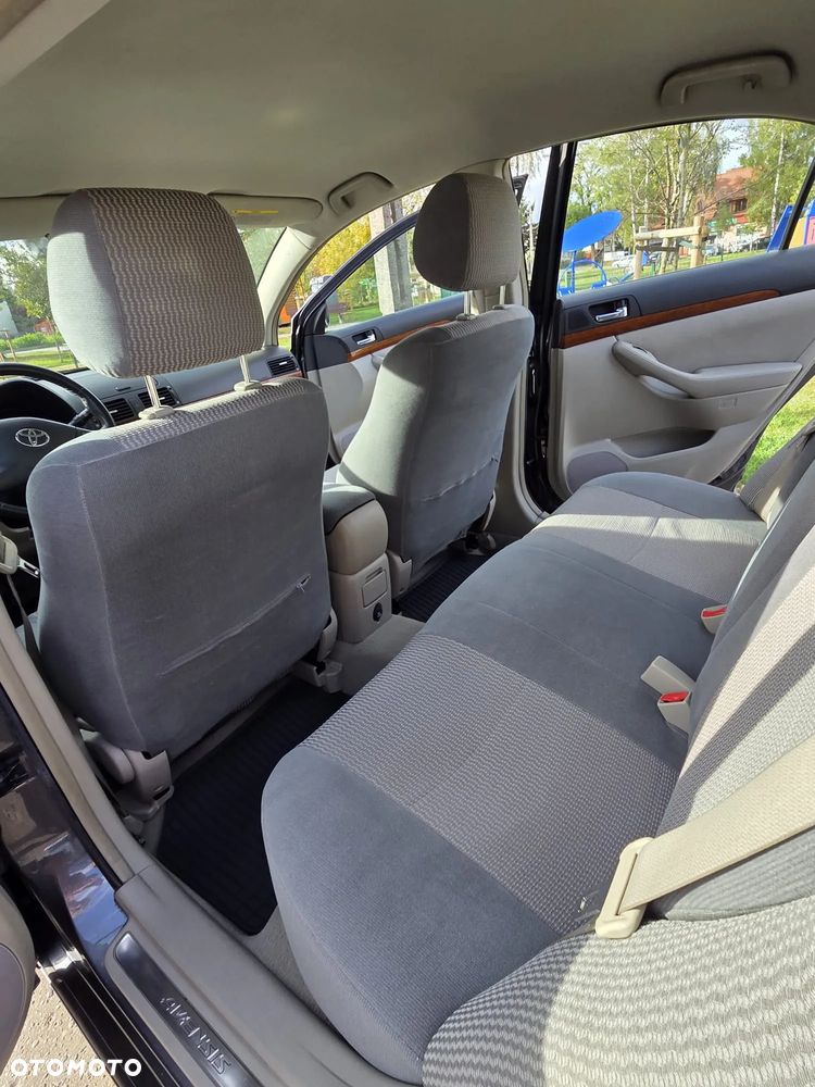 Toyota Avensis - 7