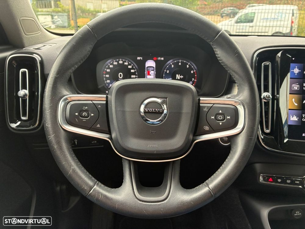 Volvo XC 40 1.5 T3 Momentum Tech Edition - 17