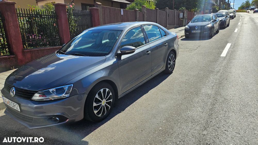 Volkswagen Jetta - 5