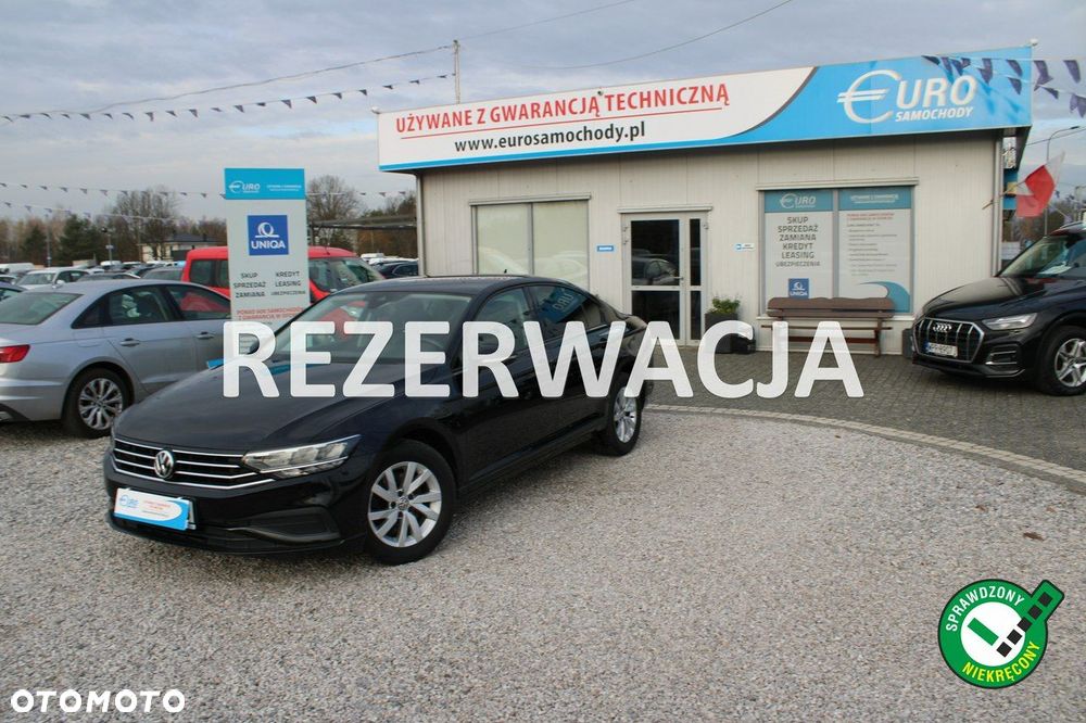 Volkswagen Passat - 1