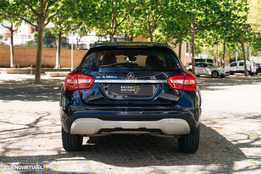 Mercedes-Benz GLA 180 (CDI) d - 12