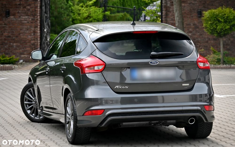 Ford Focus 1.5 EcoBoost ST-Line - 15
