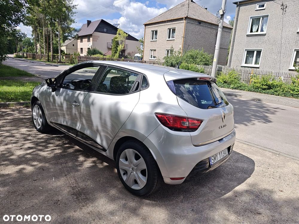 Renault Clio 1.2 16V 75 LIMITED - 5