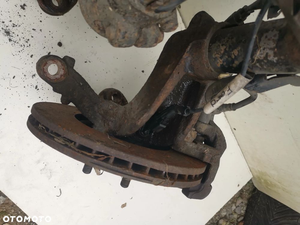 Piasta Zwrotnica Prawa  Lewa Przednia Ford GALAXY MK3 1.8TDCI - 4