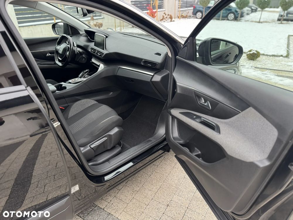 Peugeot 5008 BlueHDi 130 EAT8 Allure - 24