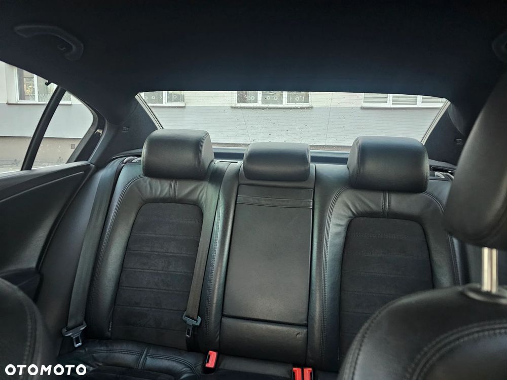 Volkswagen Passat 2.0 TDI Comfortline - 9