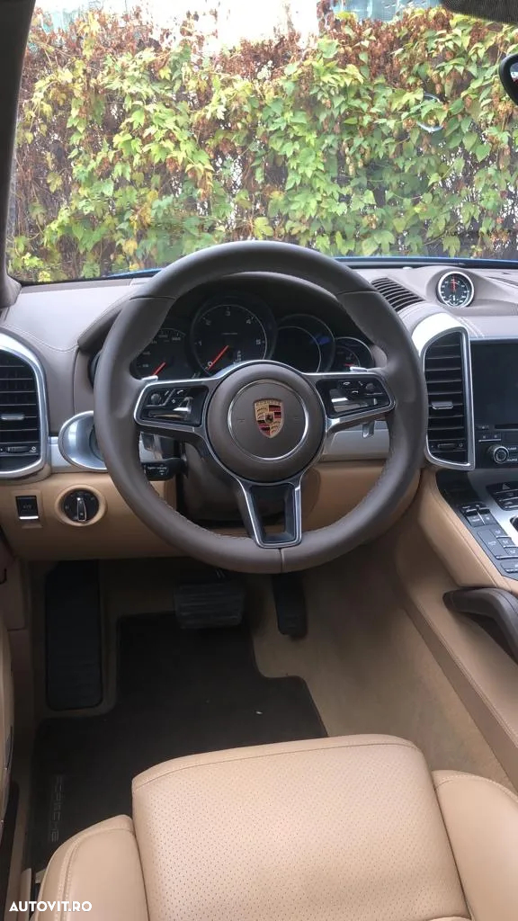 Porsche Cayenne 3.0 L - 15