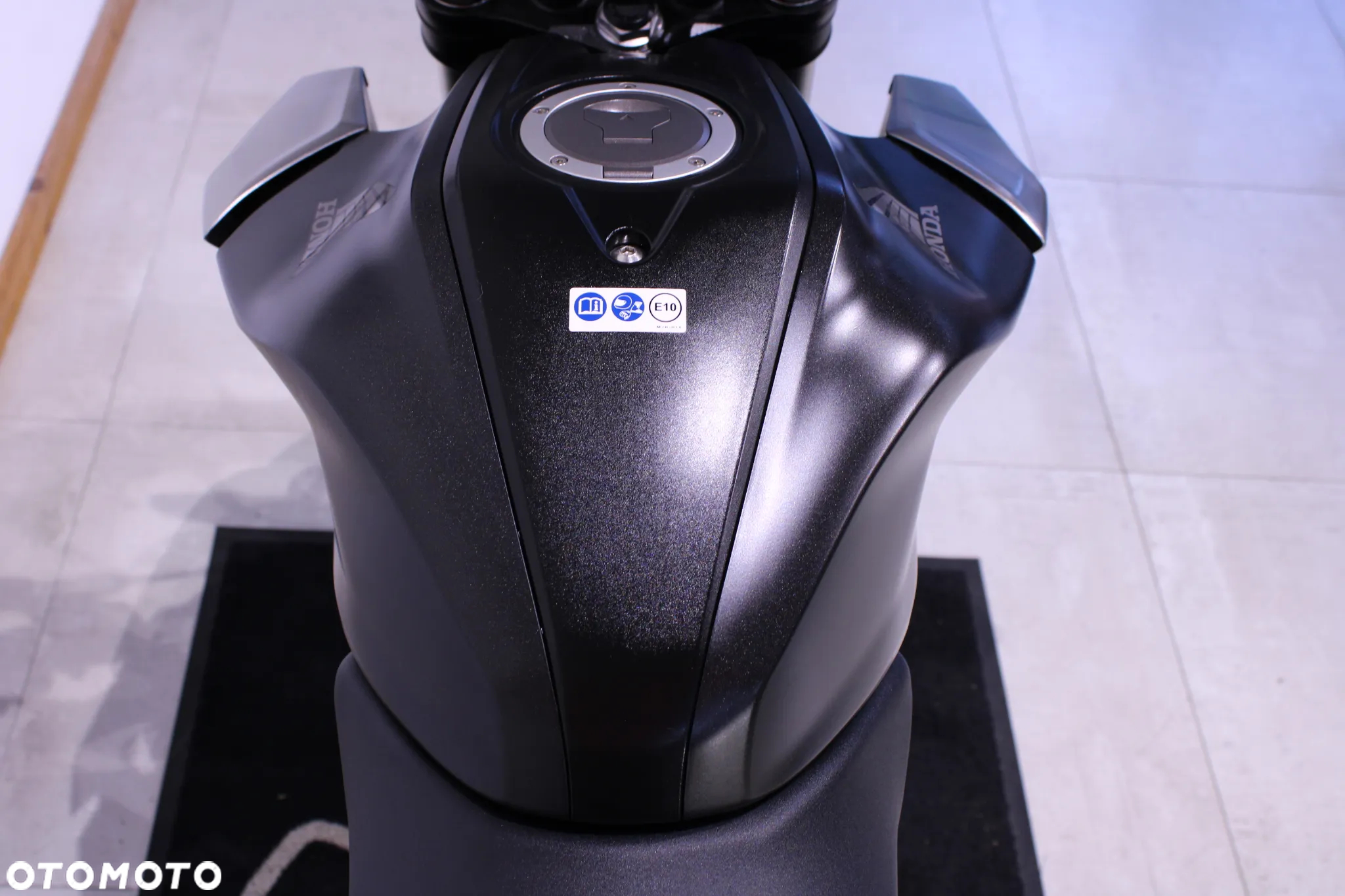 Honda CB - 11