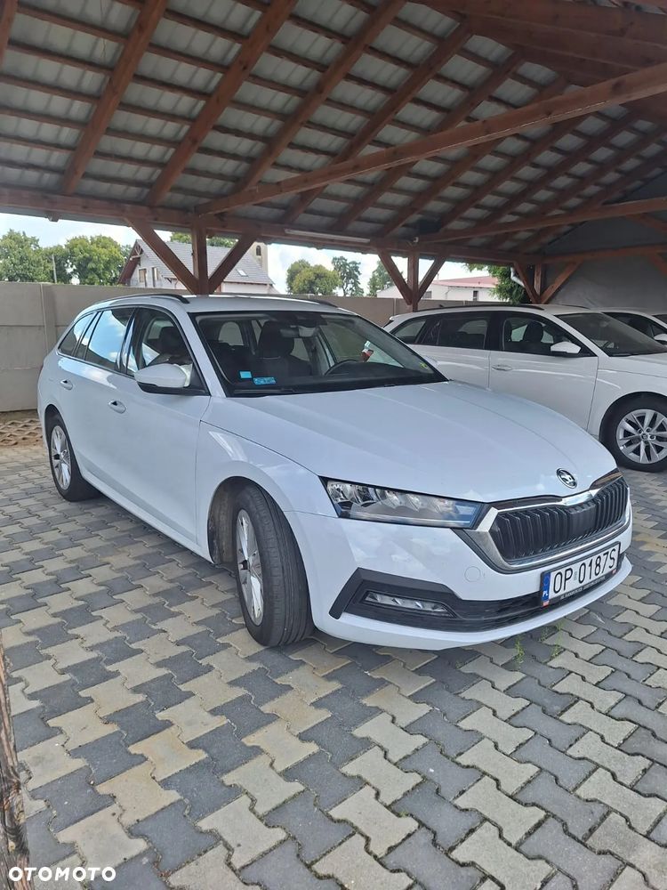 Skoda Octavia 2.0 TDI Ambition DSG - 1