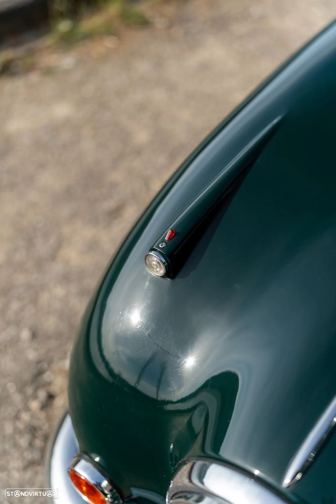 Jaguar MK II - 13