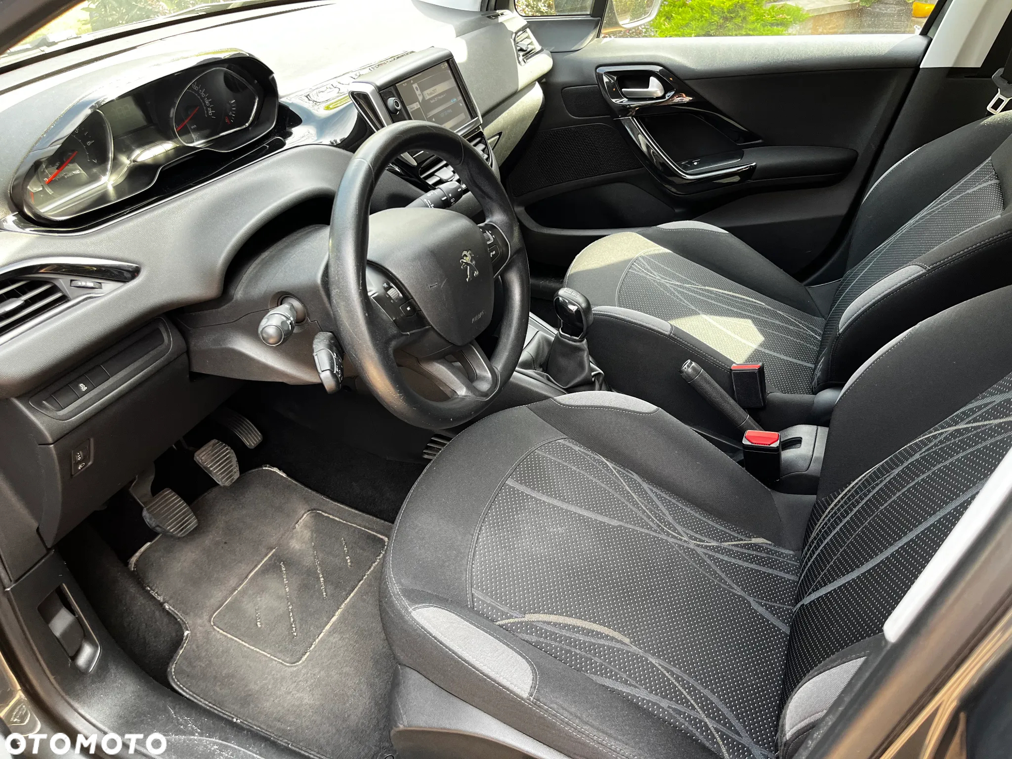 Peugeot 208 1.2 PureTech Allure - 10