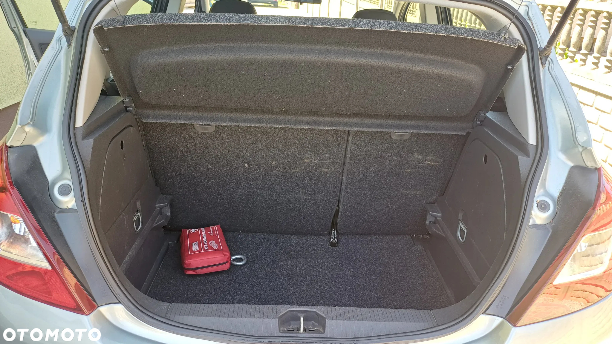 Opel Corsa 1.4 16V Cosmo - 21