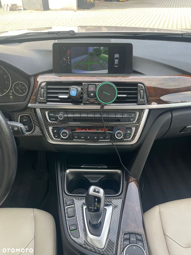 BMW Seria 3 328i xDrive Luxury Line - 11