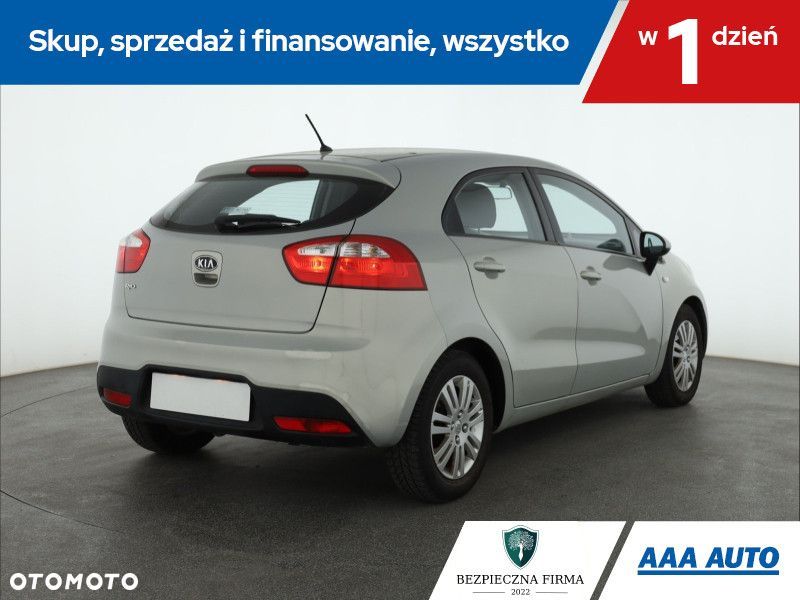 Kia Rio - 6