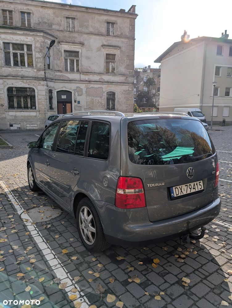 Volkswagen Touran 2004 photo 4