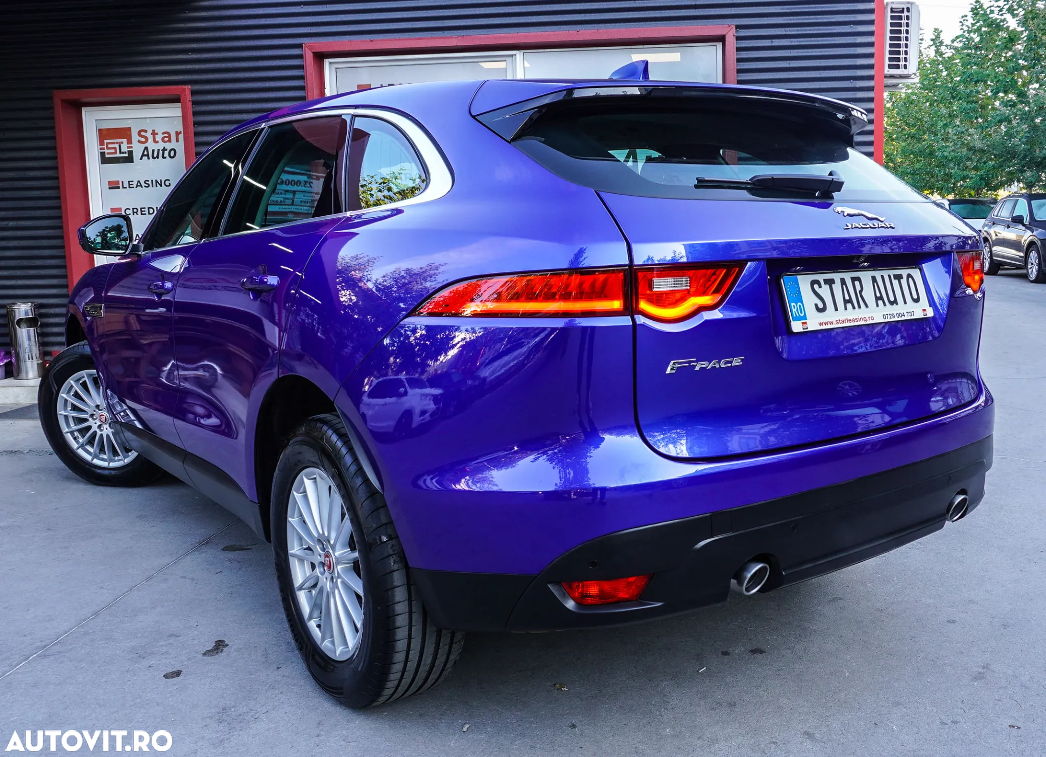 Jaguar F-Pace 25d AWD Pure - 5
