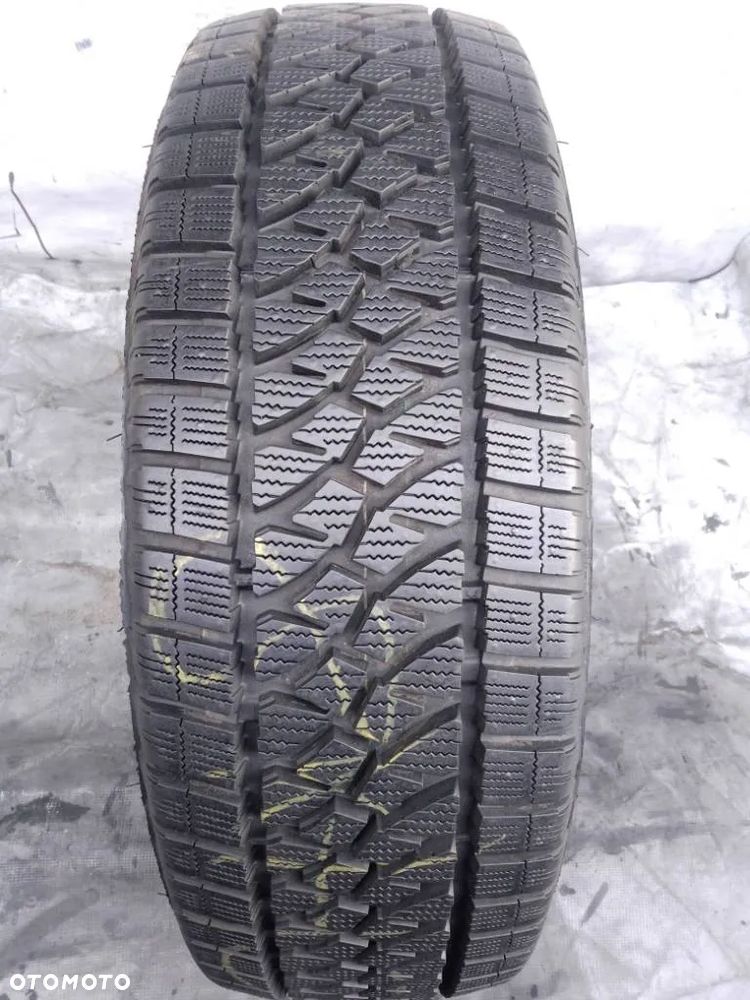 Bridgestone Blizzak W810 215/65 R16C 109/107T 2024 10mm - 1