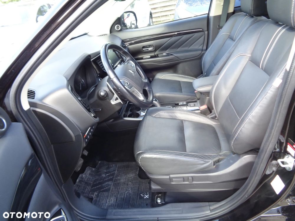 Mitsubishi Outlander 2.0 4WD Top - 10