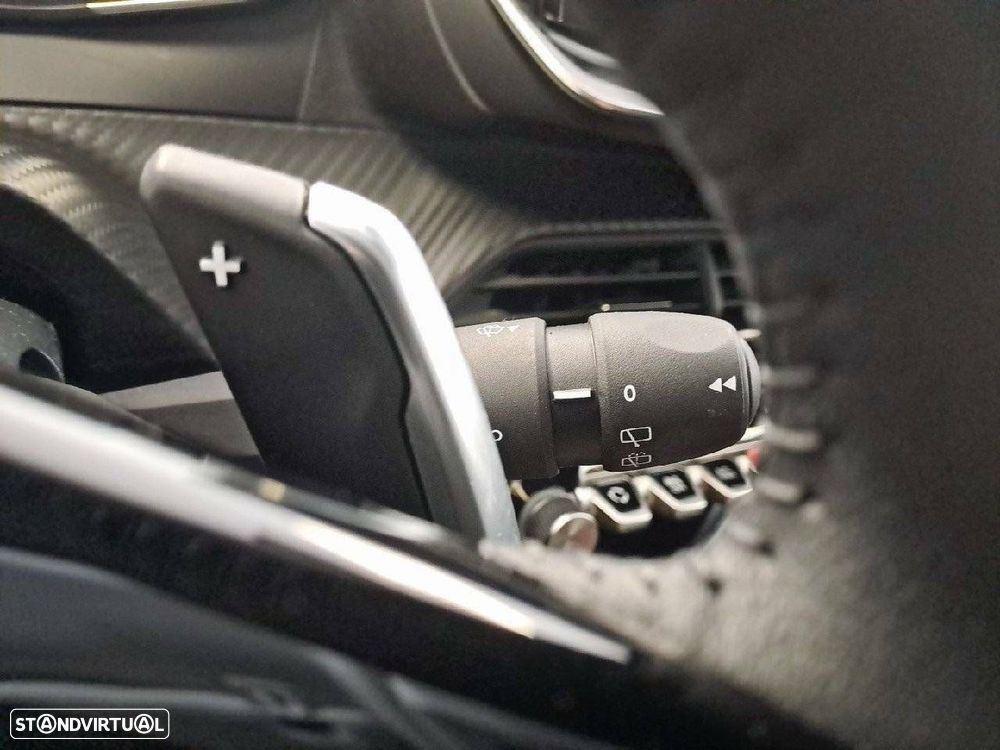 Peugeot 208 1.2 Hybrid Allure e-DCS6 - 15
