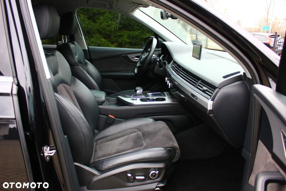 Audi Q7 - 40