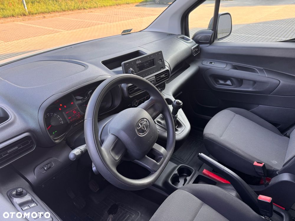 Toyota ProAce Kombi 1.5 D-4D Medium 2,6t - 18