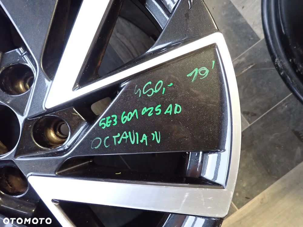 SKODA OCTAVIA IV FELGA 19' 5E3601025AD - 4