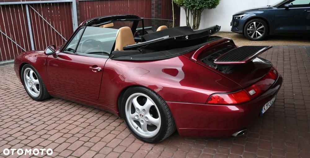 Porsche 911 Carrera - 19