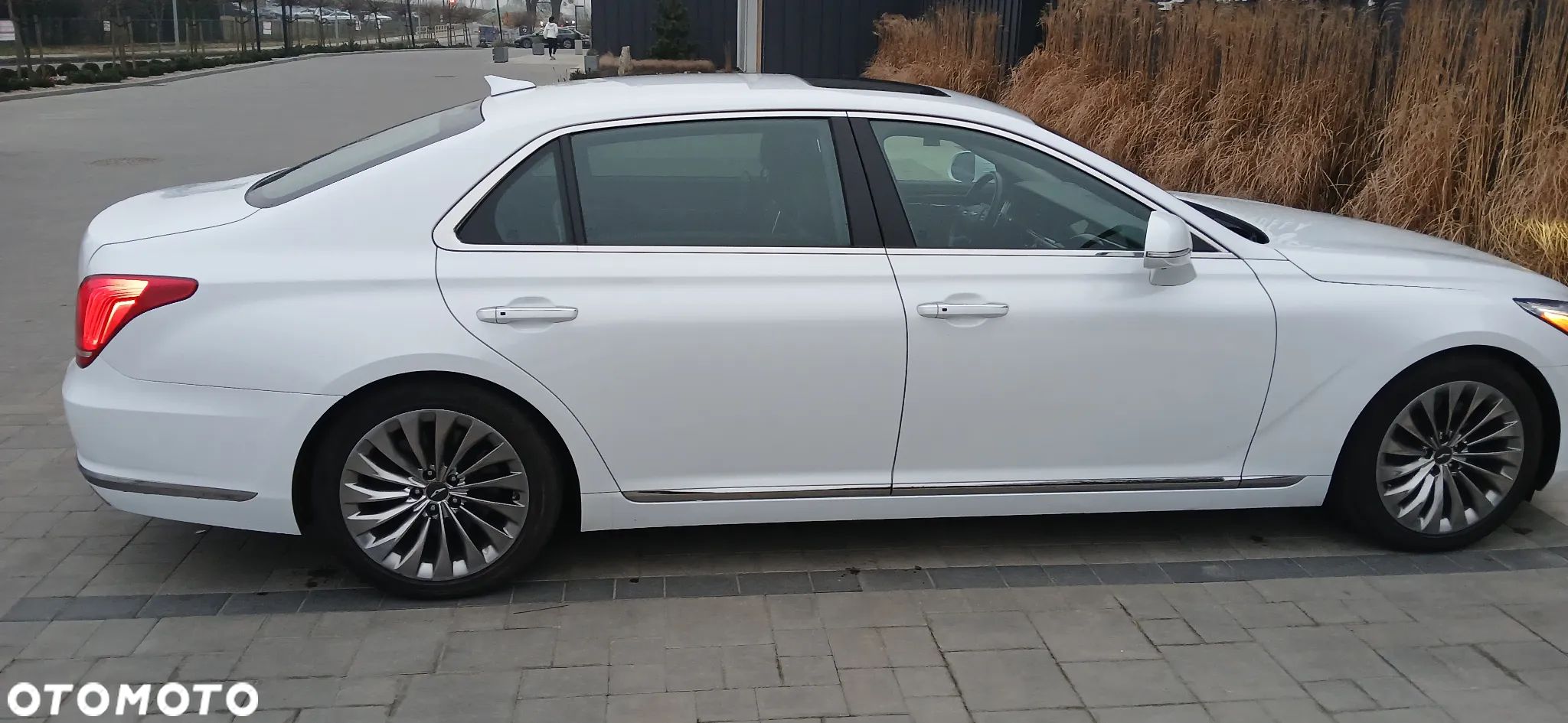 Genesis G90 - 1